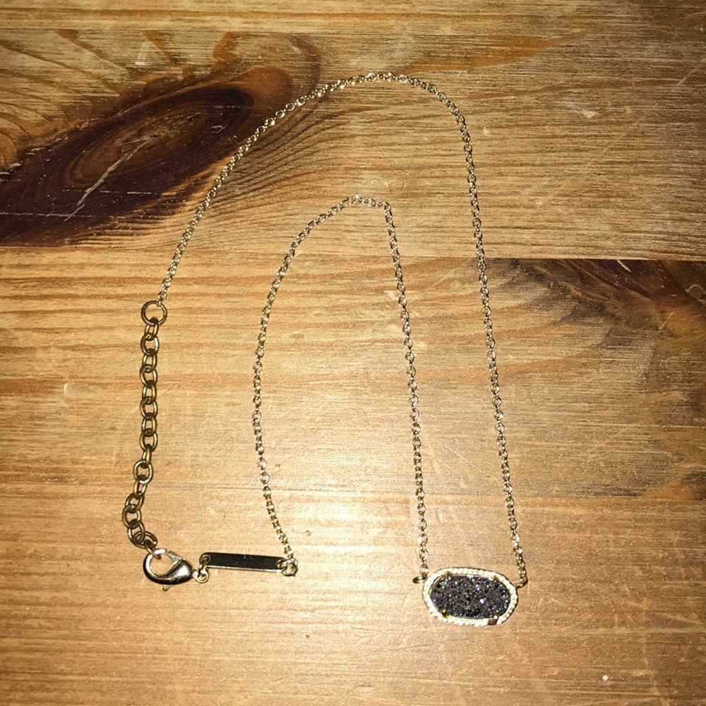 Kendra Scott necklace